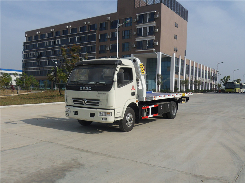 東風多利卡清障車